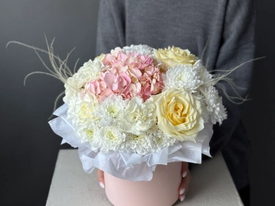 Композиция с ароматными розами «Цветочная акварель» 