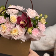 Композиция с кустовой розой 4