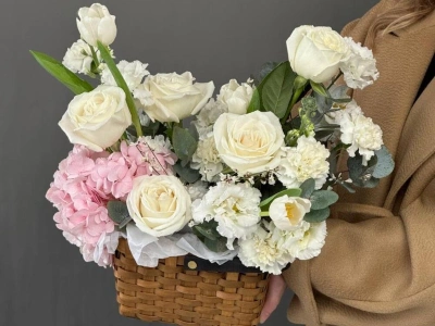 Корзина с цветами нежная😍