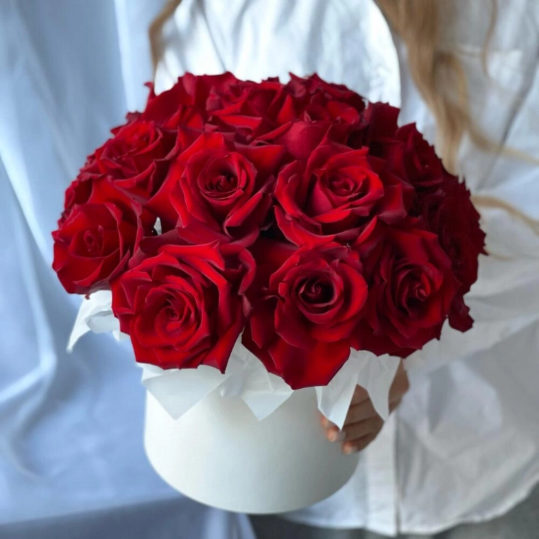 Композиция из 21 красной розы