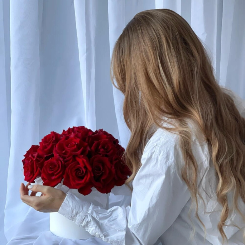 Композиция из 21 красной розы