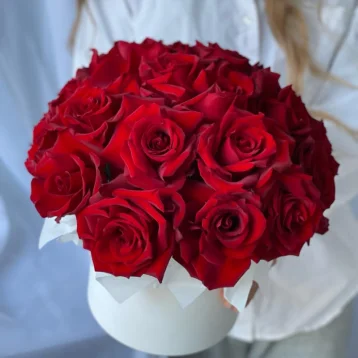 Композиция из 21 красной розы