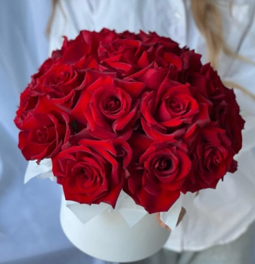 Композиция из 21 красной розы