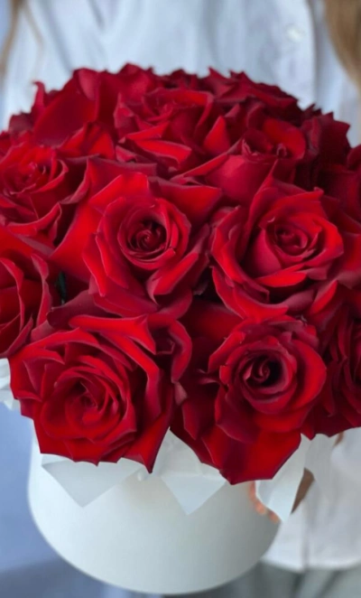 Композиция из 21 красной розы