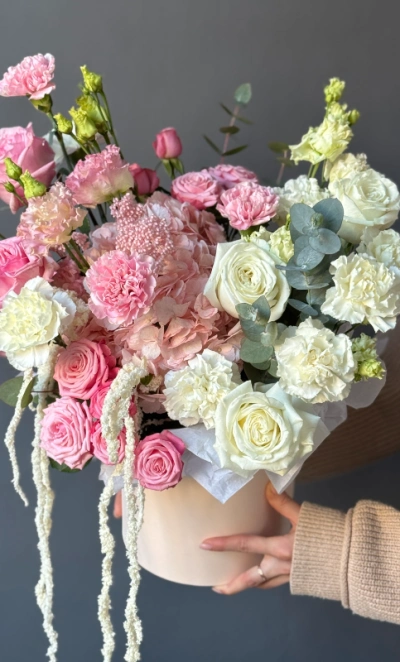 Композиция в коробке «Аристократическая нежность» 