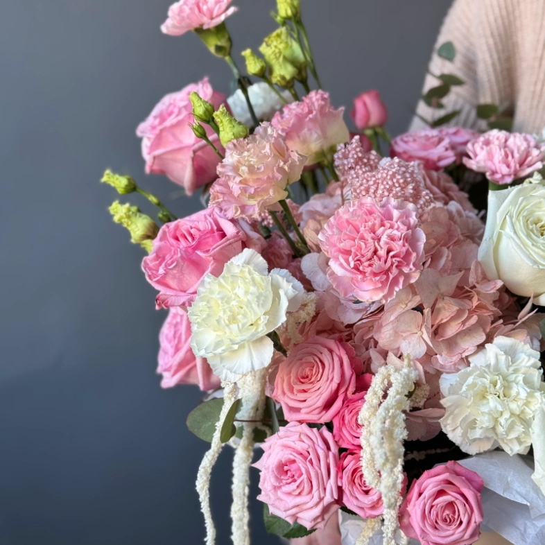 Композиция в коробке &laquo;Аристократическая нежность&raquo; 