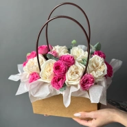 Сумочка с пионовидными розами 1