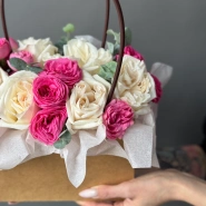 Сумочка с пионовидными розами 3