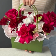 Сумочка с французскими розами сорта Гоча 0