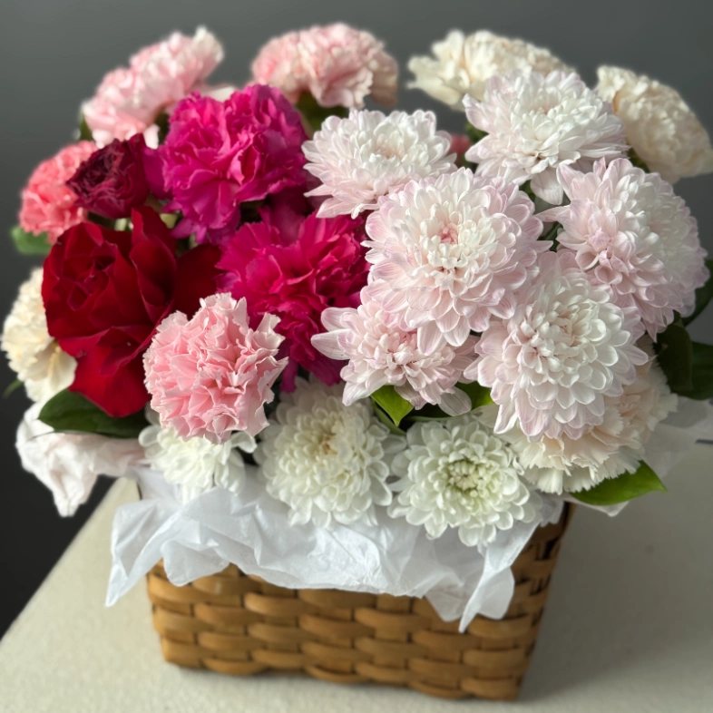Корзинка с диантусами