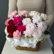 Корзинка с диантусами 2