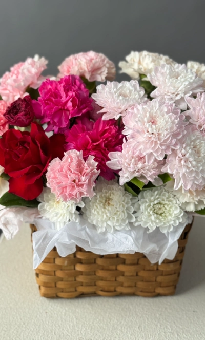 Корзинка с диантусами