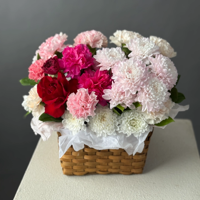 Корзинка с диантусами