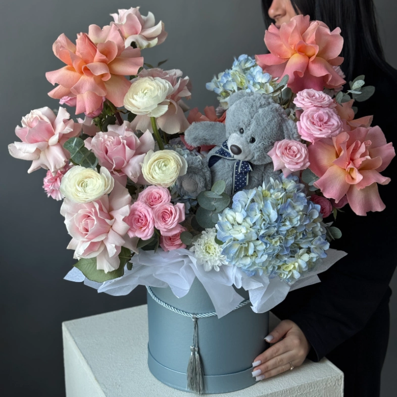 Композиция в коробке с мишкой 