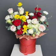 Яркая композиция в коробке 0