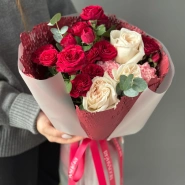 Сборный букет с парфюмированными розами О'хара 0