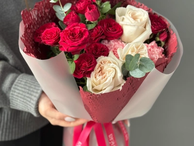 Сборный букет с парфюмированными розами О'хара