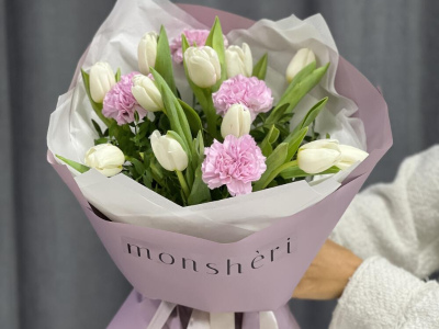 Тюльпаны и диантусы