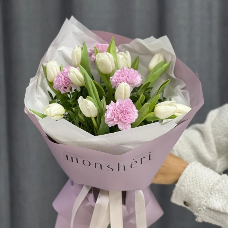 Тюльпаны и диантусы