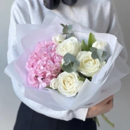 Гортензия, розы и тюльпаны 1