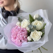 Гортензия, розы и тюльпаны 0