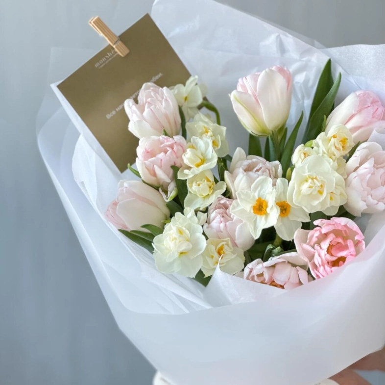 Тюльпаны и нарциссы