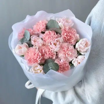 Зефирные тюльпаны и диантусы