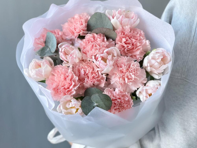 Зефирные тюльпаны и диантусы