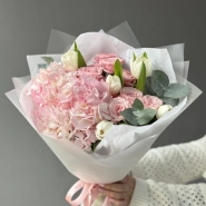 Нежнейший букет с тюльпанами и гортензией 3