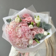 Нежнейший букет с тюльпанами и гортензией 2