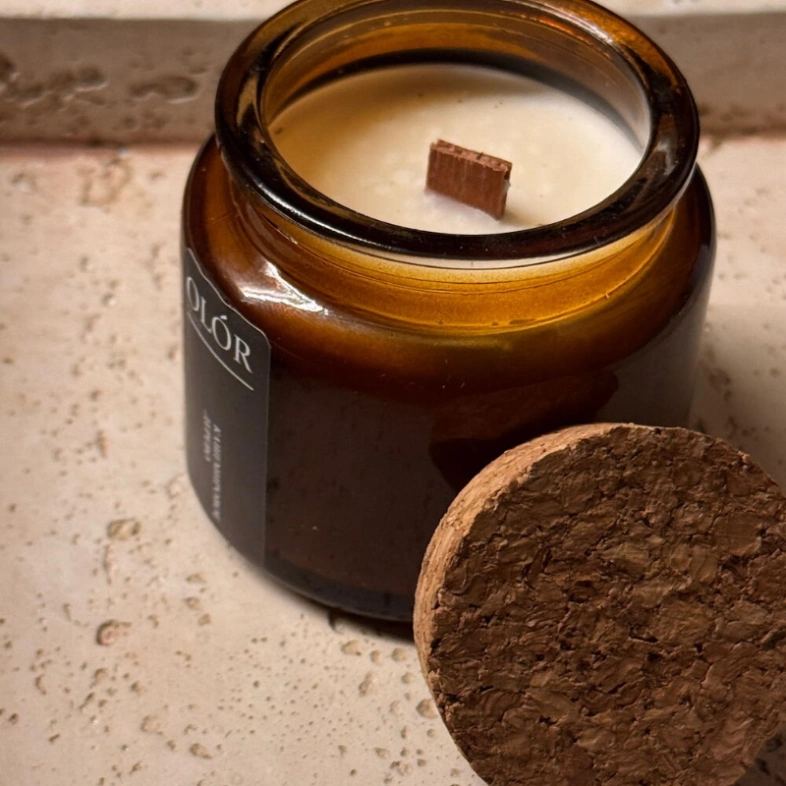 Ароматическая свеча ручной работы &laquo;Кашемировое дерево&raquo; 100 мл