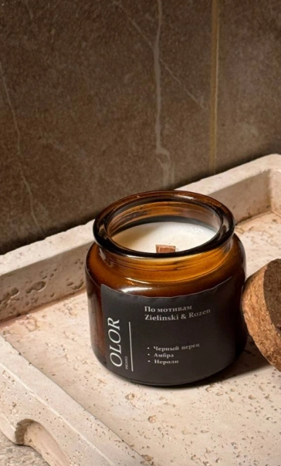Ароматическая свеча ручной работы «По мотивам Zielinski Rozen» 100 мл