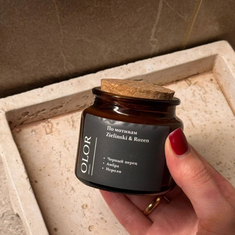 Ароматическая свеча ручной работы &laquo;По мотивам Zielinski Rozen&raquo; 100 мл