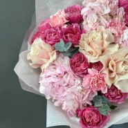 &laquo;Малиновый пломбир&raquo; с кустовыми и французскими розами 4