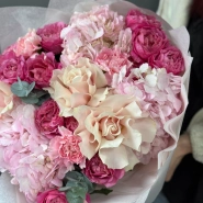 &laquo;Малиновый пломбир&raquo; с кустовыми и французскими розами 2