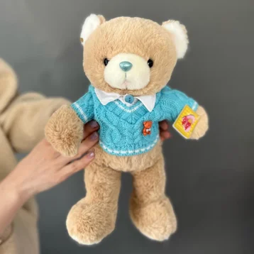 Игрушка уютный мишка в свитере