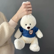 Зайчик в свитере игрушка 2