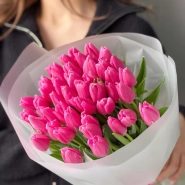 Роскошное моно из розовых тюльпанов 1