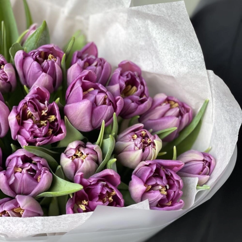 Монобукет из фиолетовых тюльпанов