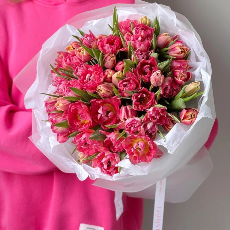 Моно из 51 пионовидного тюльпана