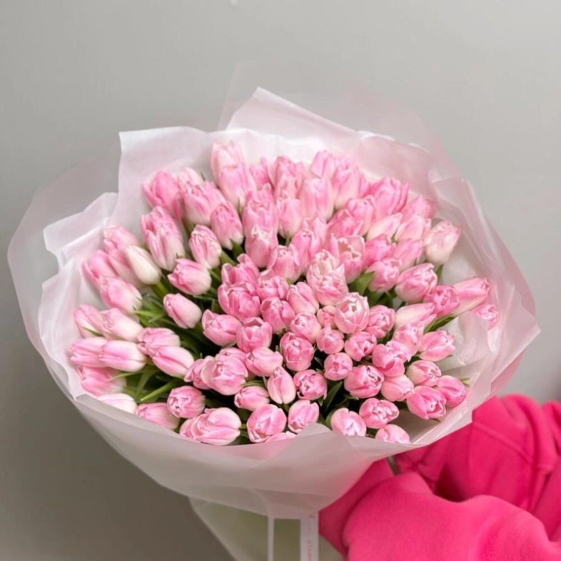 101 нежно-розовые тюльпаны