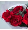 Французские красные розы с эвкалиптом 4