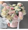 Нежная коробка с пионами