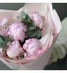 Букет с 5 пионами и эвкалиптом 4