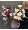 Композиция в коробке с розами и хризантемой Бигуди 2